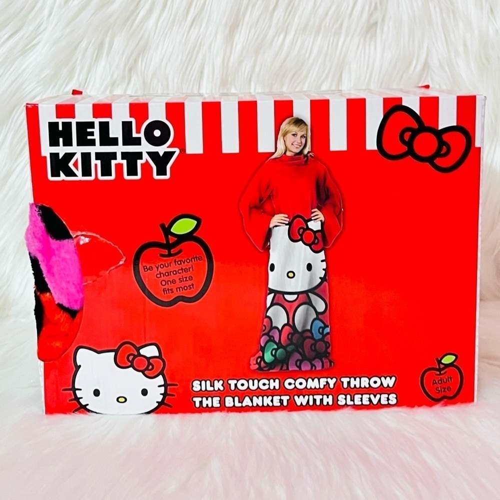 Hello Kitty Comfy Throw
